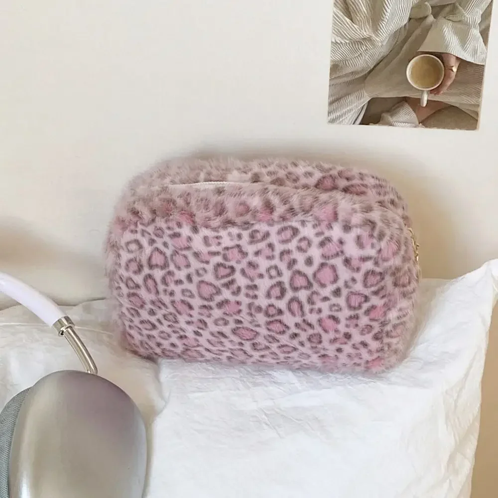 Large Capacity Plush Leopard Print Cosmetic Bag Portable Travel Toiletry Bag High Quality Ladies Makeup Organizer Storage Bag