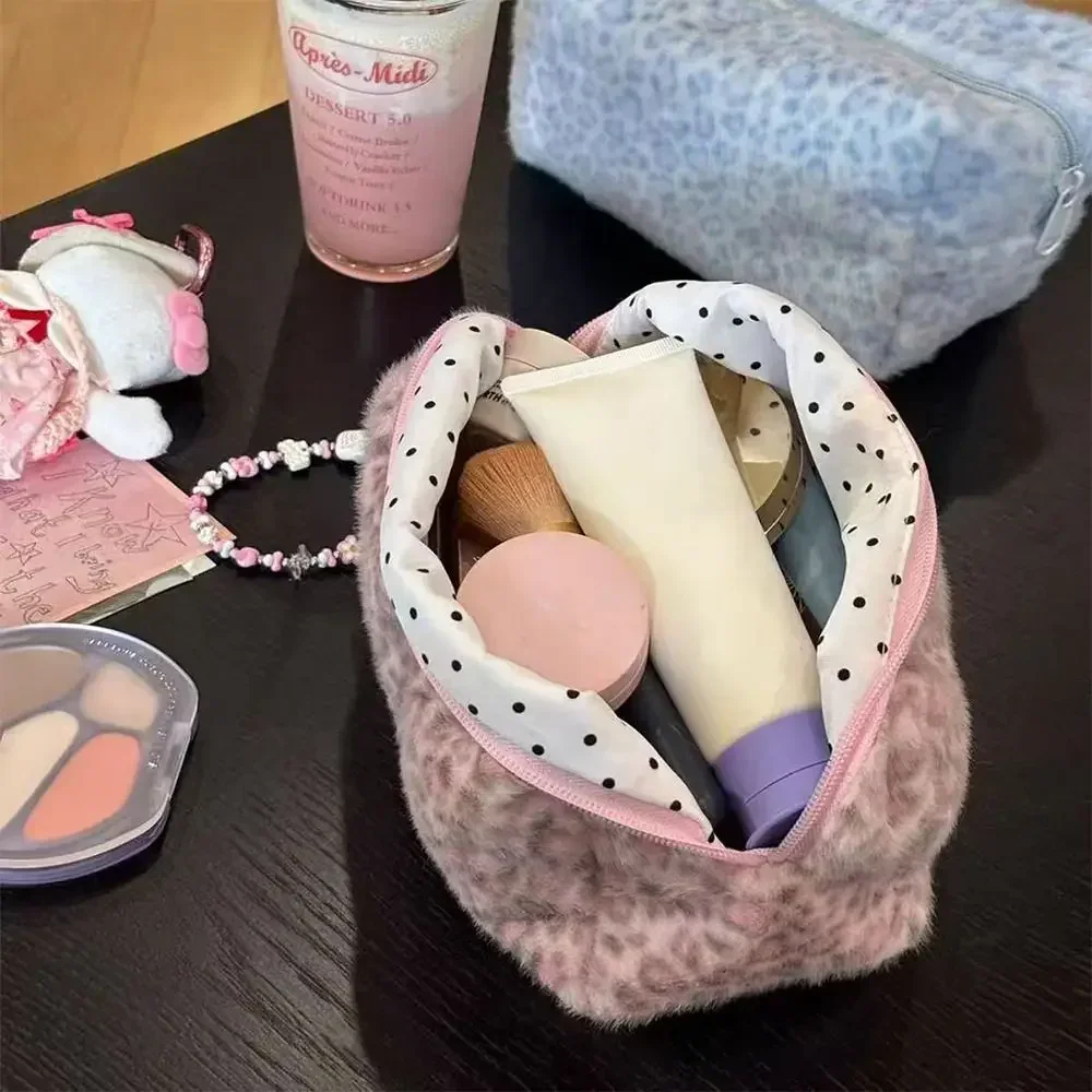 Large Capacity Plush Leopard Print Cosmetic Bag Portable Travel Toiletry Bag High Quality Ladies Makeup Organizer Storage Bag