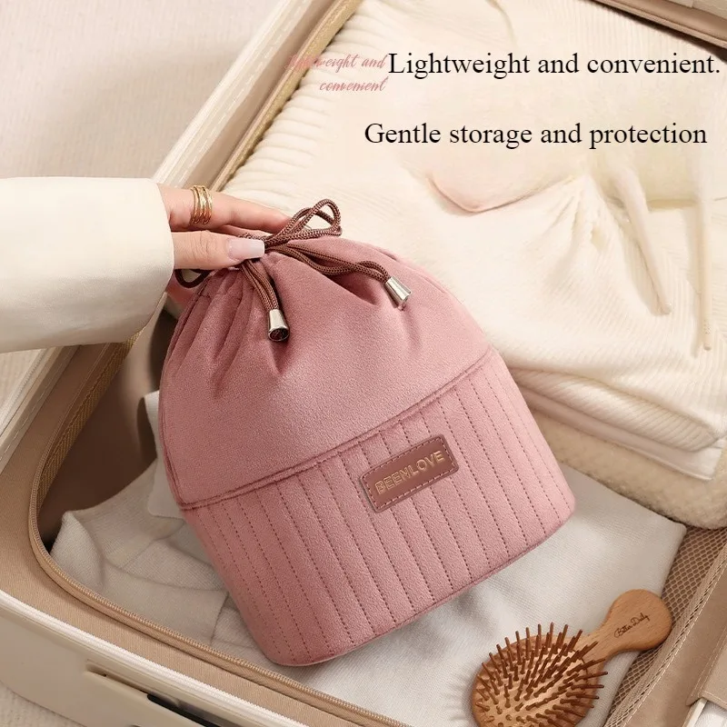 Autumn and winter new Dutch velvet pocket leather label version travel makeup storage bag lazy makeup bag large capacity Autumn and winter new Dutch velvet pocket leather label version travel makeup storage bag lazy makeup bag large capacity
