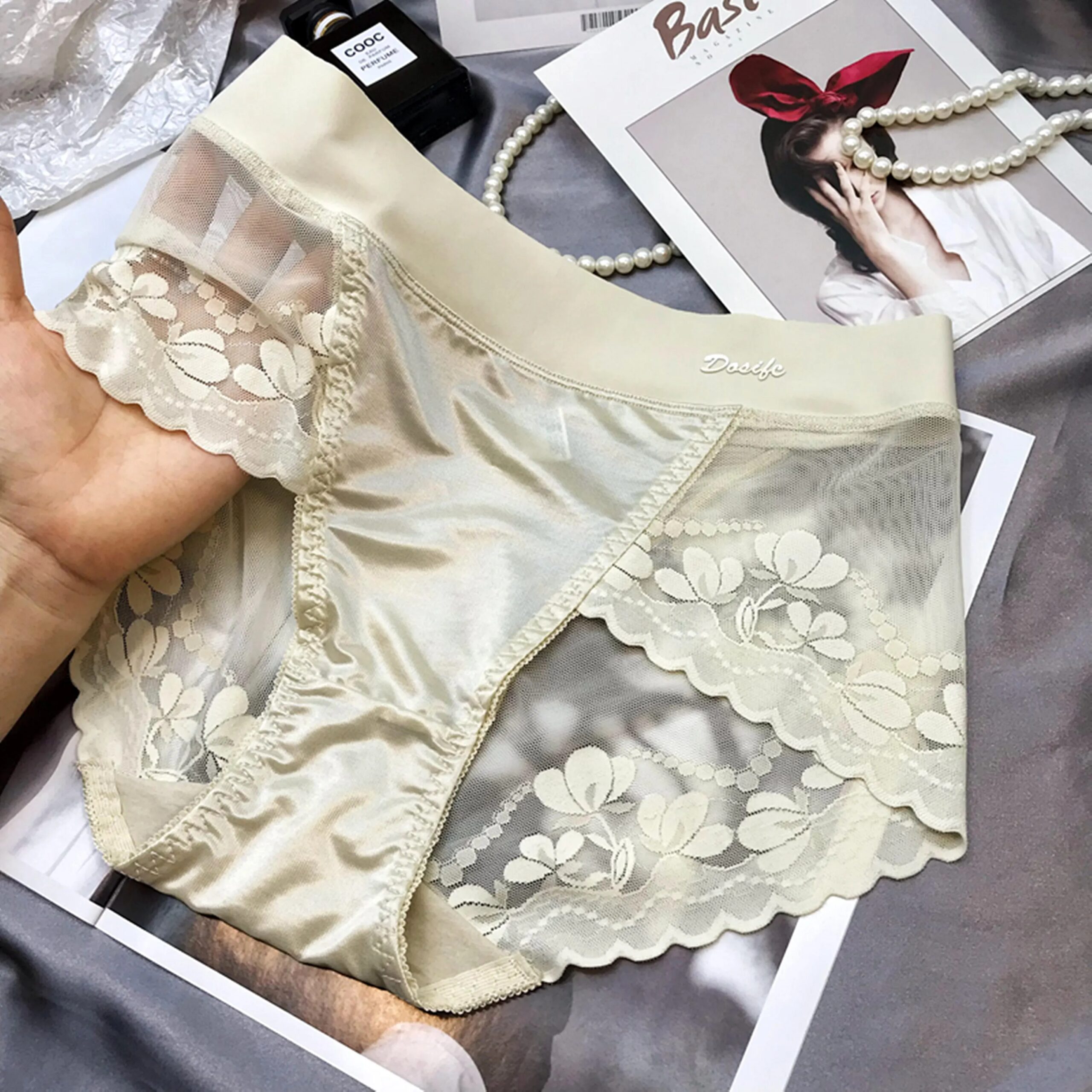 New Women Lace Flowers Panties Sexy Hollow Temptation Silk Breathable Underwear Tummy Mid Waist Butt Lift Briefs Intimate Panty