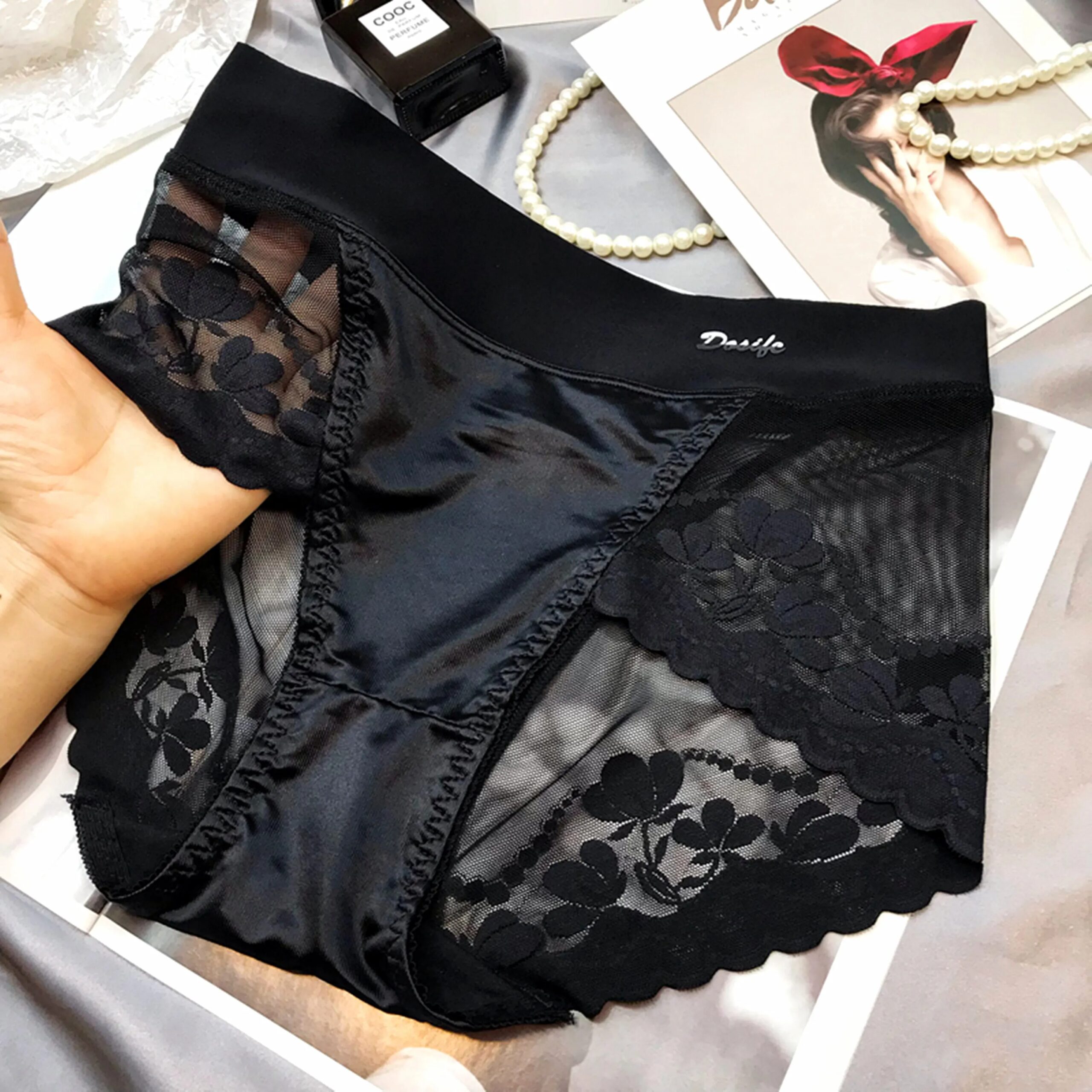 New Women Lace Flowers Panties Sexy Hollow Temptation Silk Breathable Underwear Tummy Mid Waist Butt Lift Briefs Intimate Panty