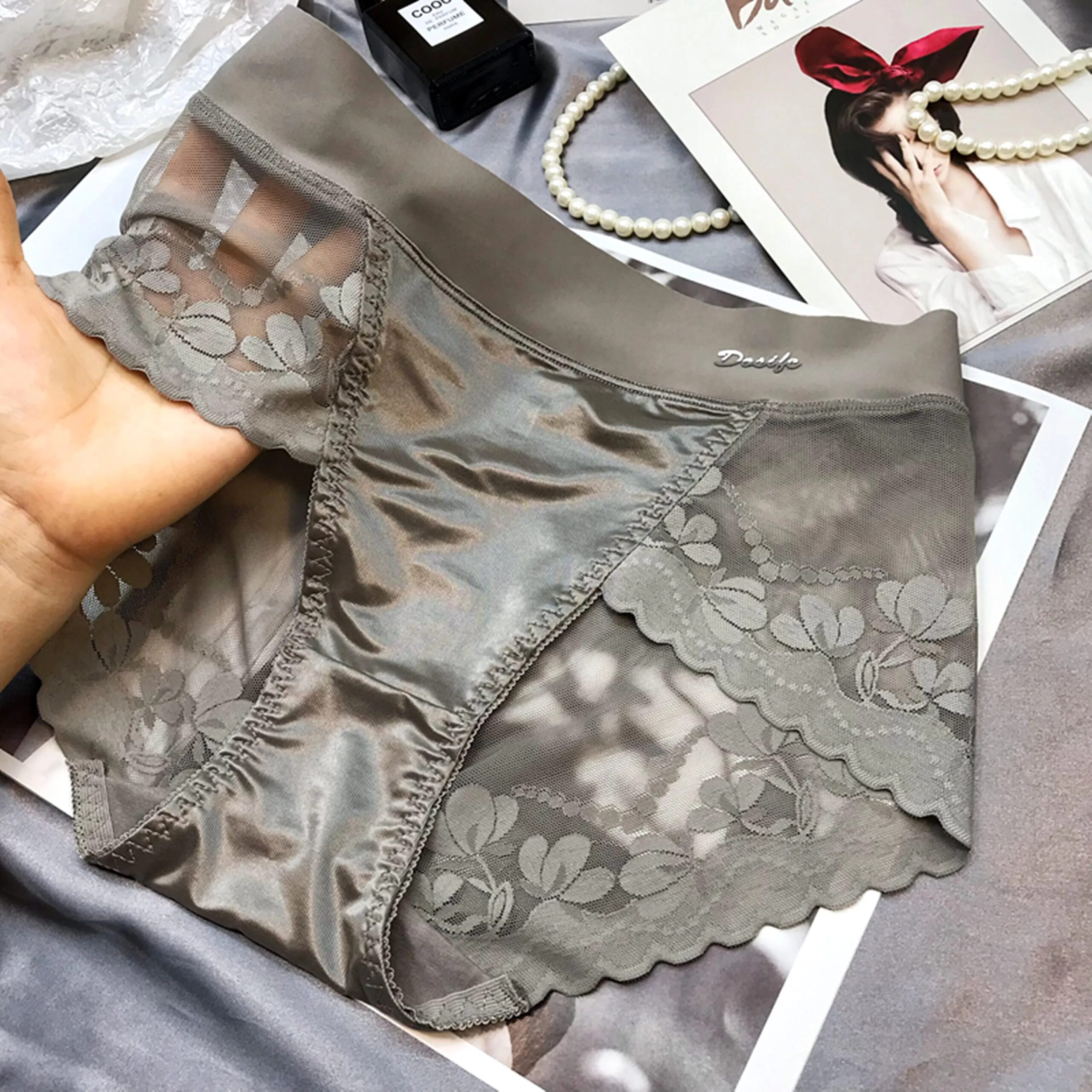 New Women Lace Flowers Panties Sexy Hollow Temptation Silk Breathable Underwear Tummy Mid Waist Butt Lift Briefs Intimate Panty